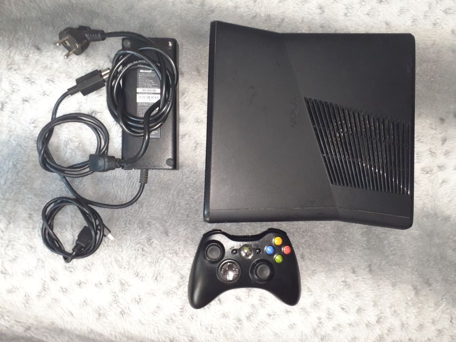 Продам консоль Xbox360