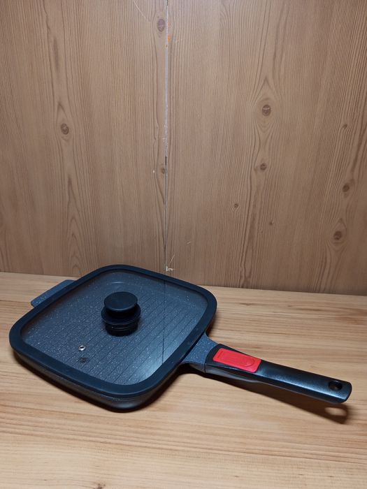 Patelnia grillowa z pokrywką, 25 cm