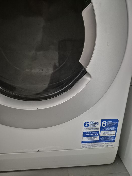 Máquina de lavar e secar