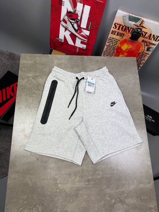 Мужские спортивные шорты найк Nike Tech Fleece