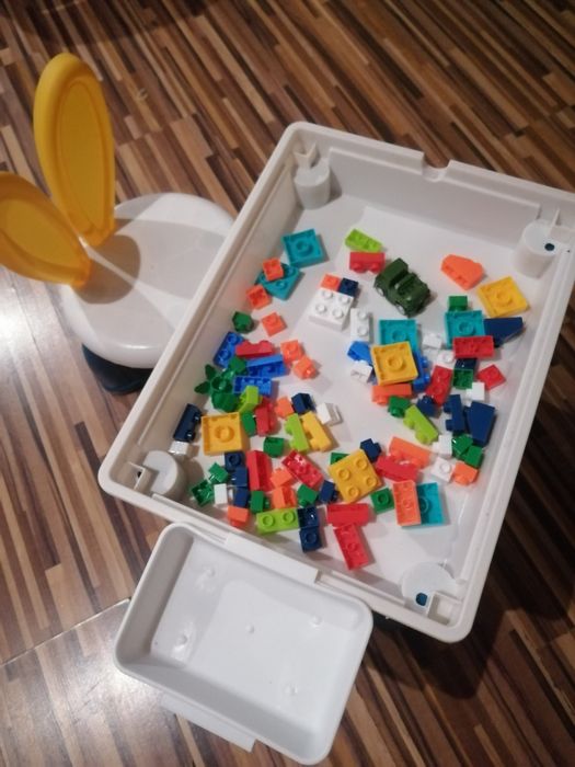 Stolik z krzesełkiem