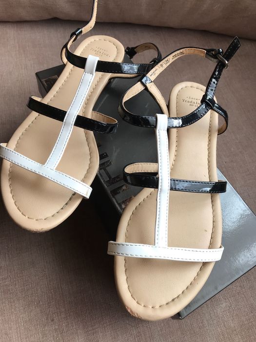 Sandałki, biało-czarne, Zara