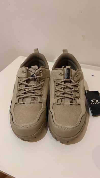 Bota Oakley Mod Modoc Low II