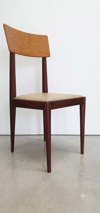 Secretária Vintage Anos 50/60 em Madeira Maciça + Cadeira – Conjunto Completo