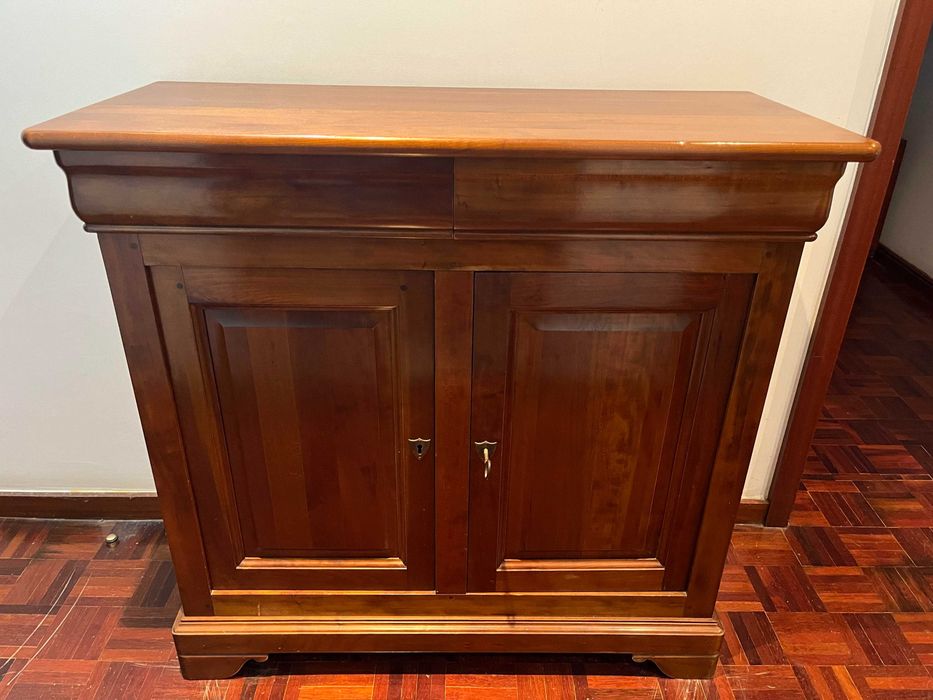 Móvel em cerejeira maciça