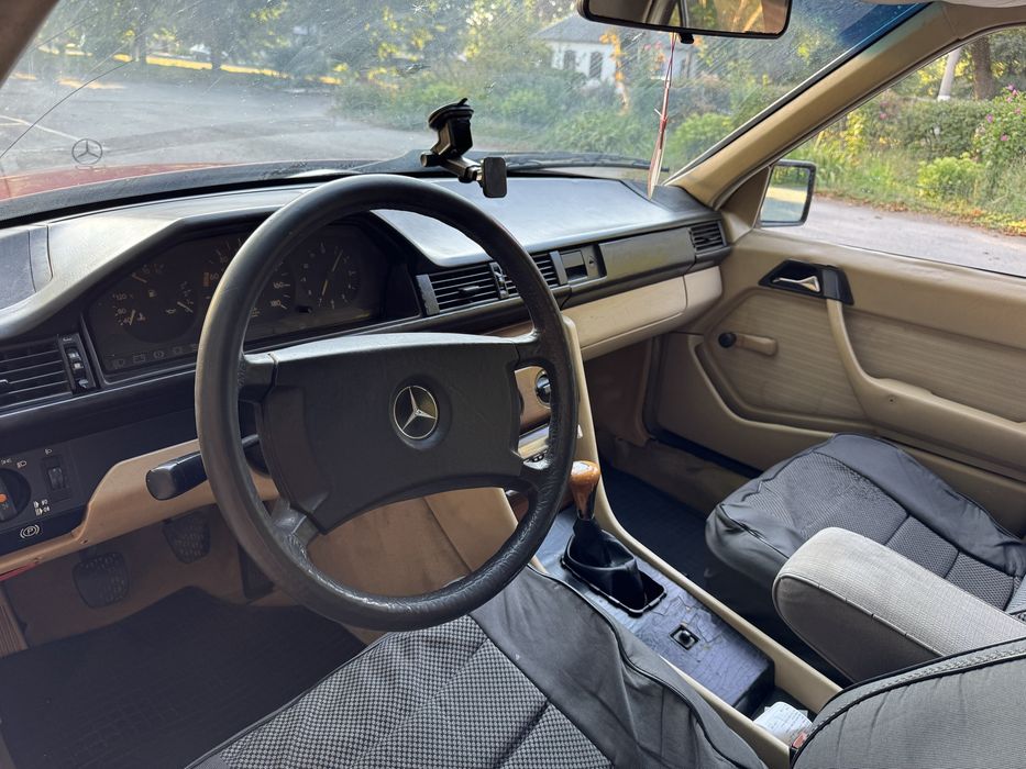 Mercedes-benz c-class 1987