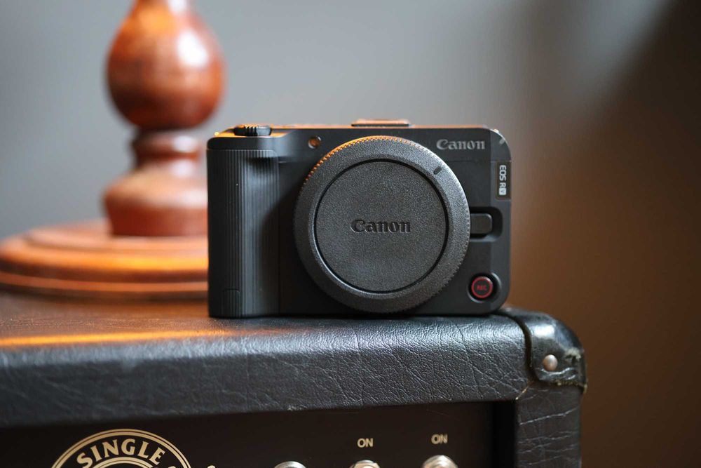 Aparat Canon R50V