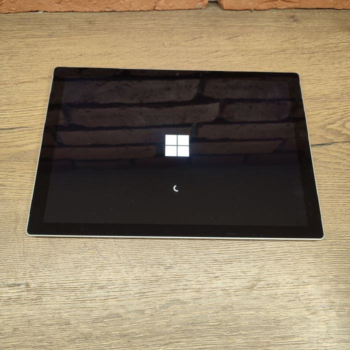 Microsoft Surface 7 pro +