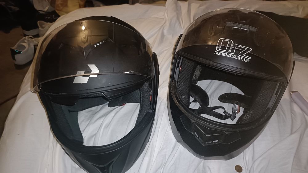 Vendo dois capacetes