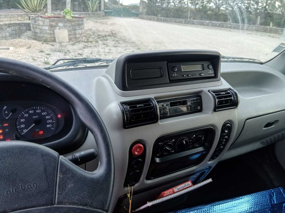 Autocarro minibus 16 lugares