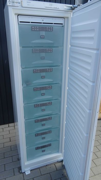 Zamrażarka szufladowa do zabudowy  Miele FN 9752 i,  NoFrost, 248L.