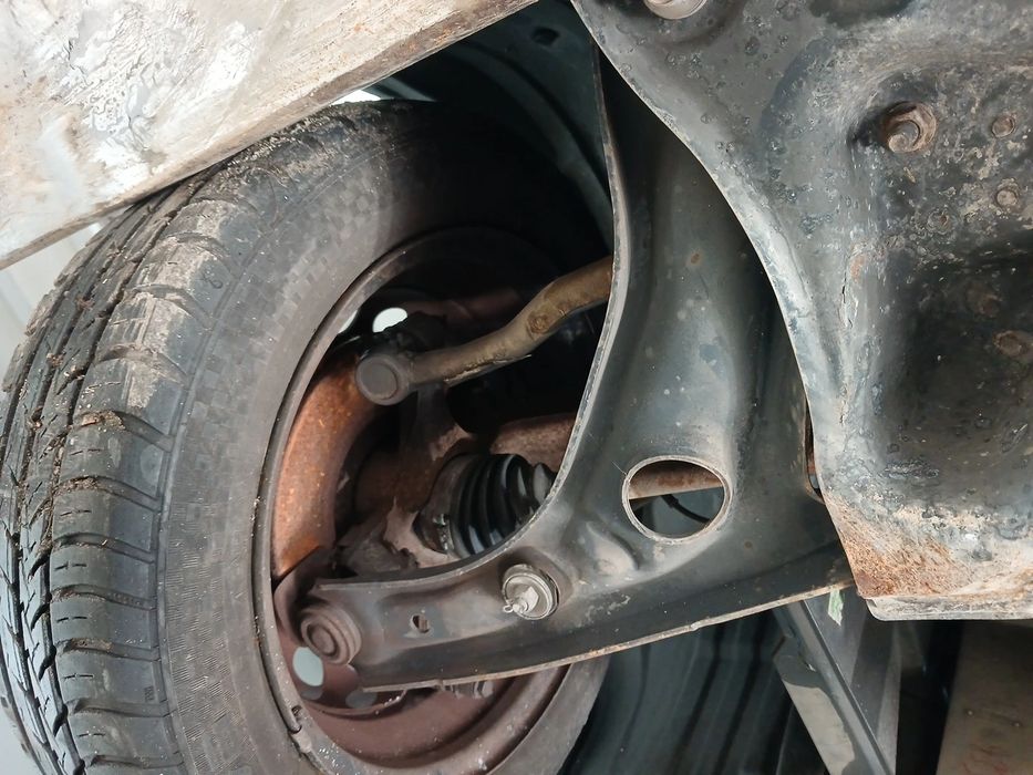 Braço de suspensão frente esquerdo PEUGEOT 107