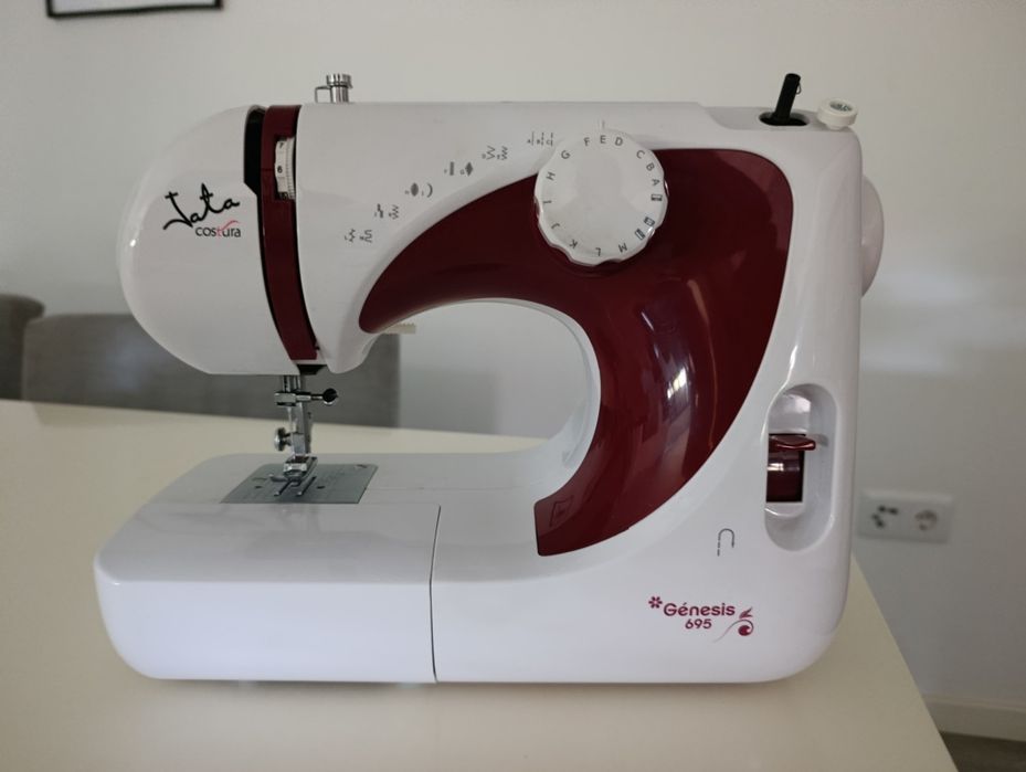 Máquina de costura Jata