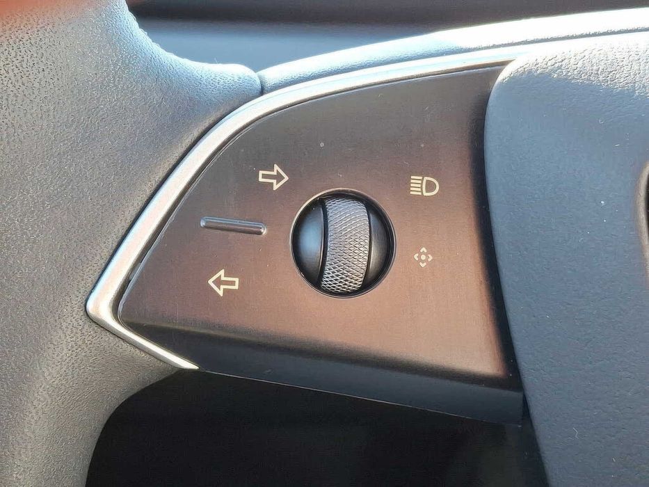 Tesla Model 3      2024