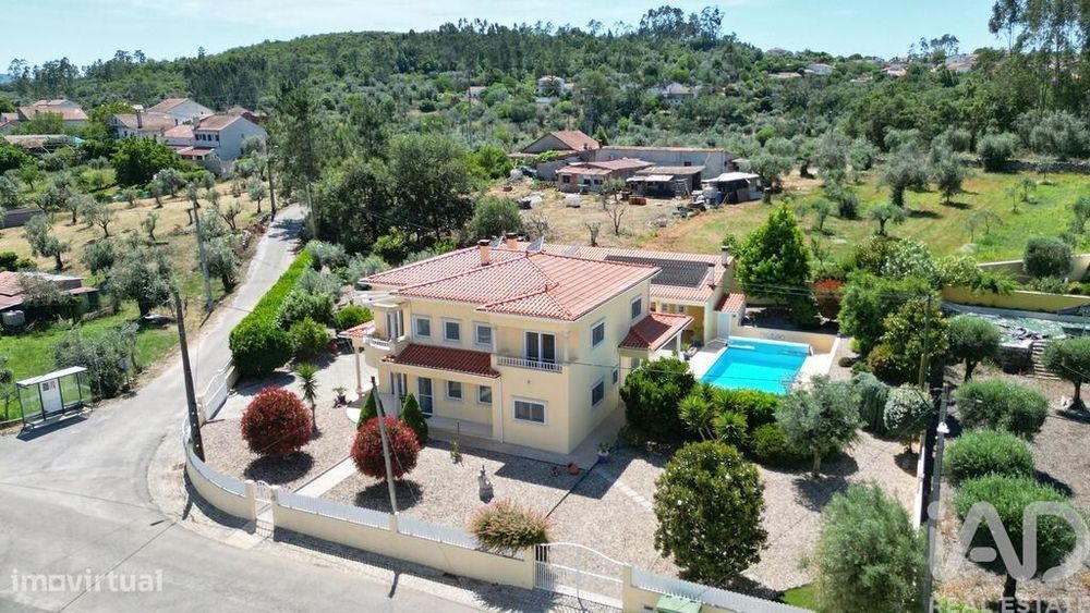 Casa / Villa T4 em Alvorge de 458 m2