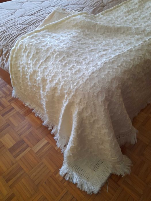 Vendo coberta de cama de la da madeira