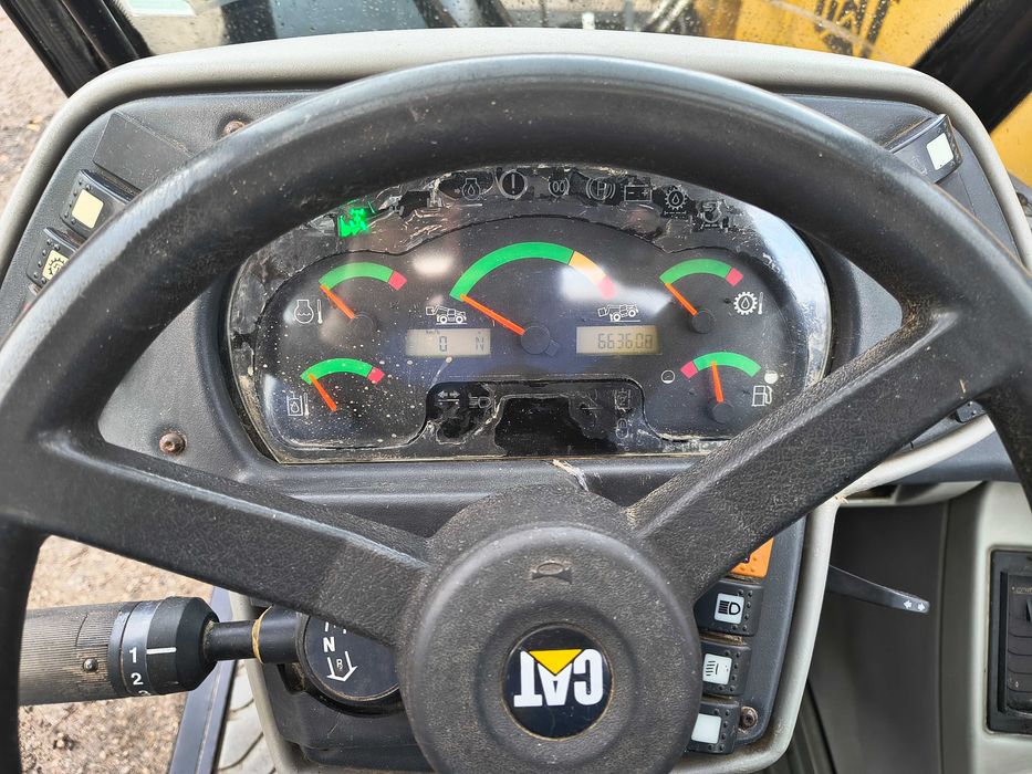 Ładowarka teleskopowa Caterpillar TH340B