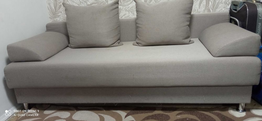 Диван розкладний.
