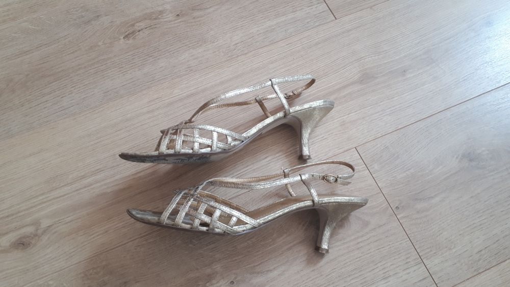 Damskie sandałki marki Bata w kolorze złotym,,rozmiar 41