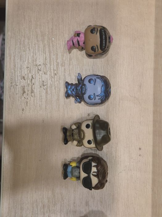 Продам міні-фігурки у стилі Funko Pop.

Стан хороший, без поломок, є н