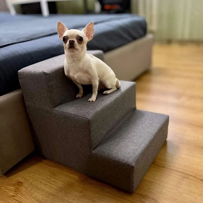 Сходинка для песиків. Колір бежевий з кісточкою. 30*40 см