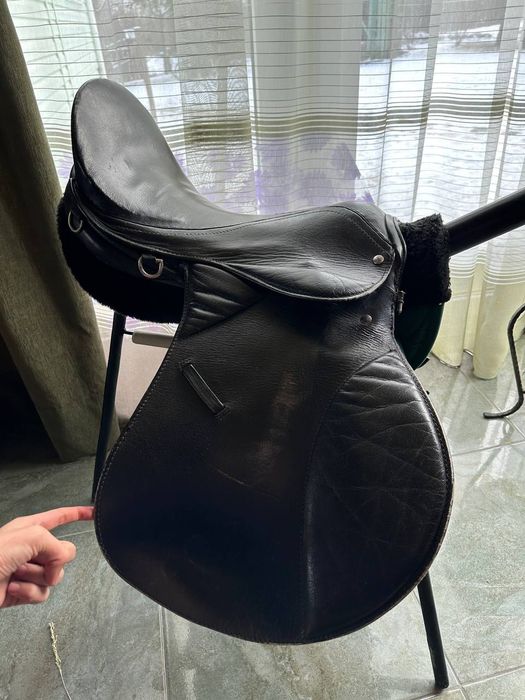 Пропонуємо універсальне сідло для коня