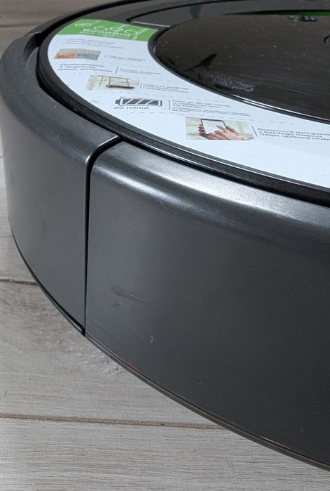 iRobot Roomba model 696