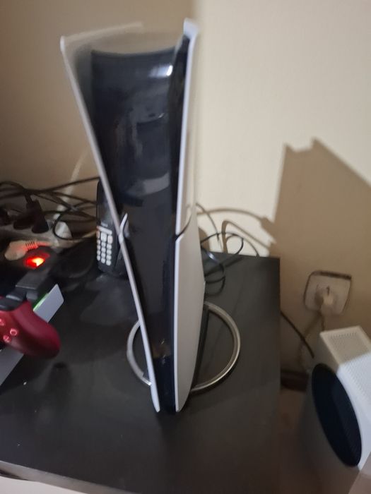 Vendo PS5 com 2 comandos