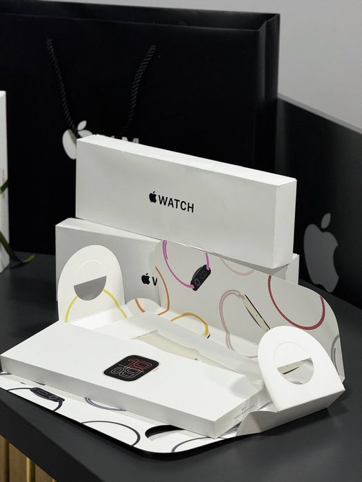 Apple Watch SE 3 40mm Starlight-Silver