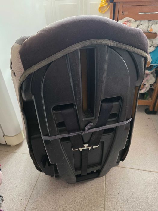 Cadeira de bebé - automóvel