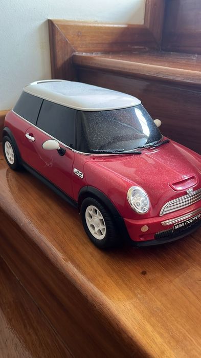 Carro Mini Cooper vermelho