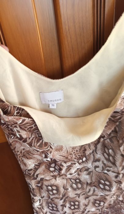 Vendo vestidos como novos
