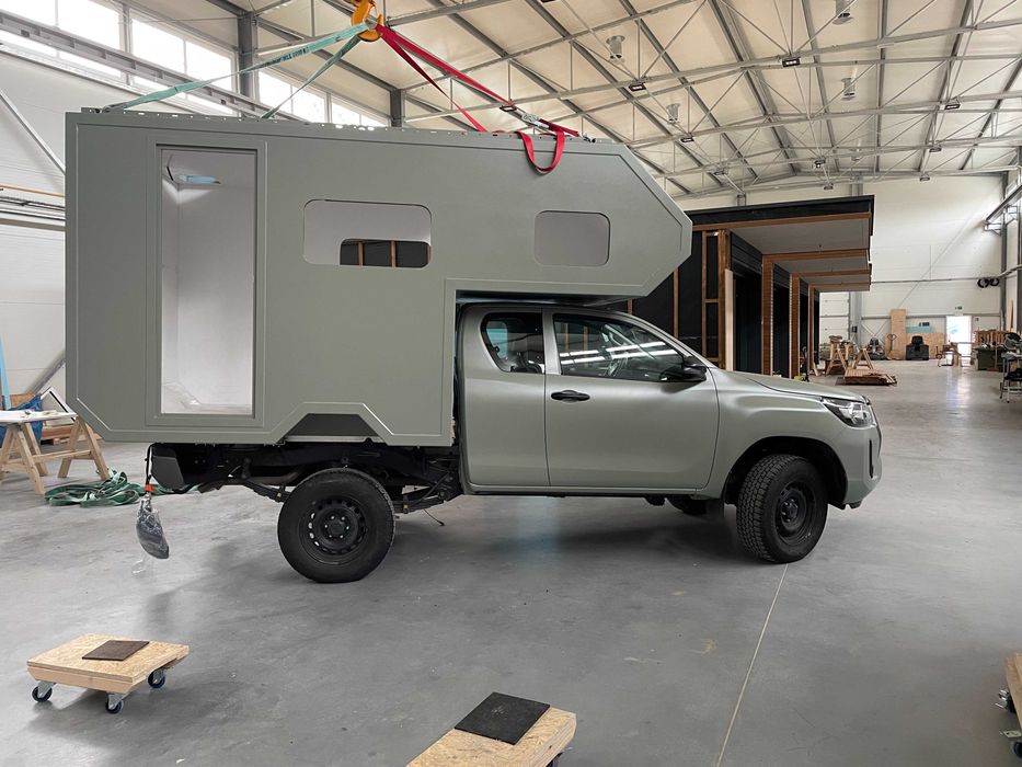 KAMPER_ Zabudowa Toyotai_BUDOWA KAMPERA_Wyprawowy