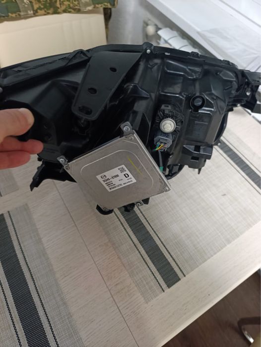 Фара ліва мазда сх-30