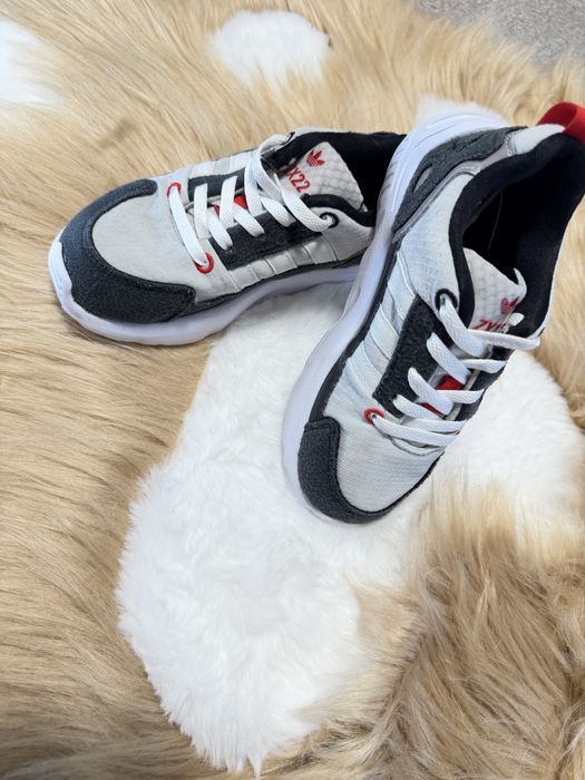 Продам кросівки, adidas, орігінал.