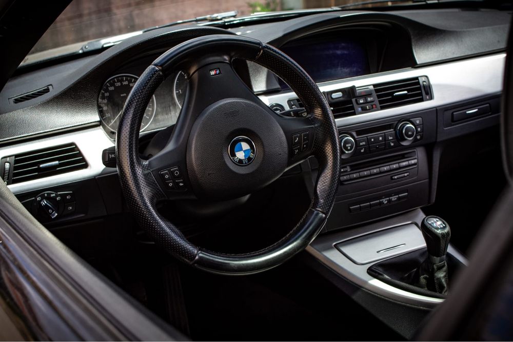 BMW 320 coupe x-drive pack M