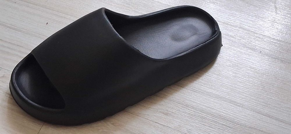 Czarne klapki unisex