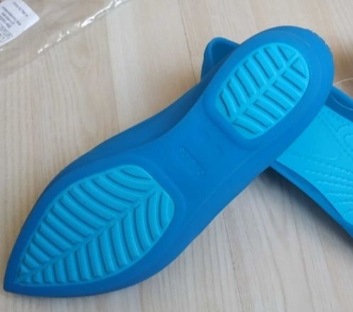 Crocs Women`s Rio Flat W9