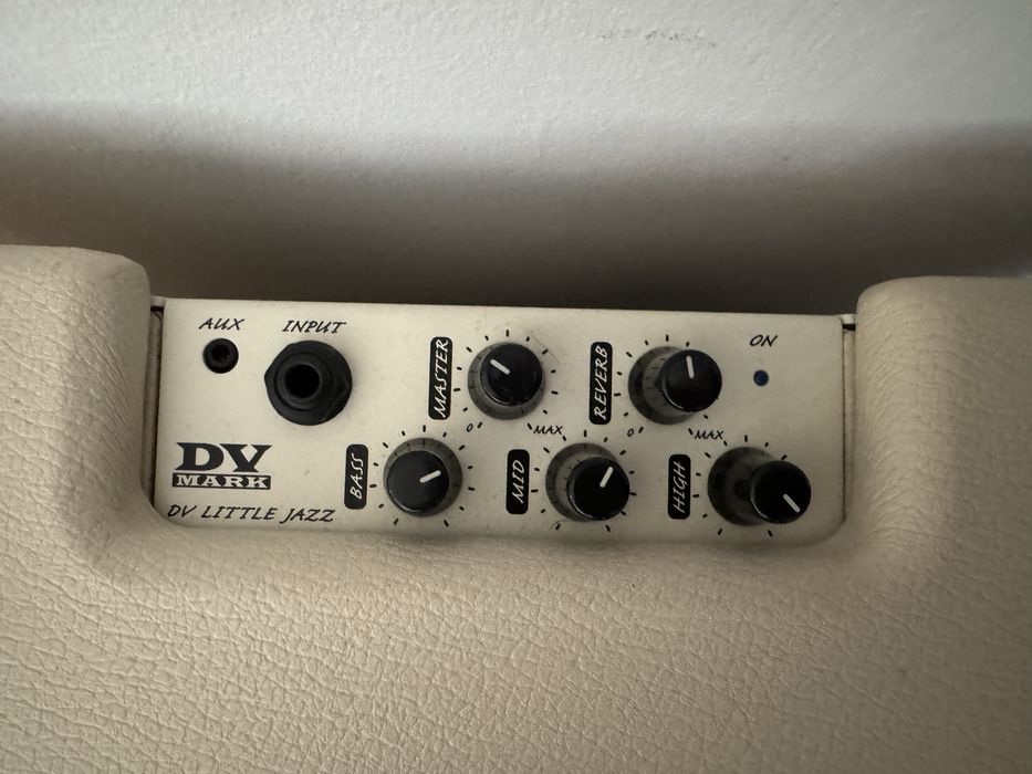 Amplificador Guitarra DV MARK Jazz  12