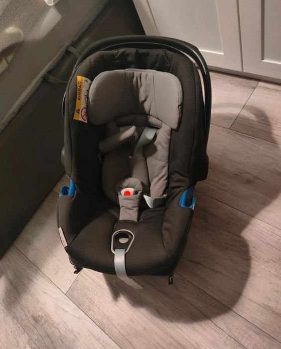 Fotelik Cybex GB platinum z bazą