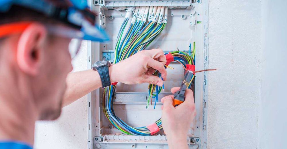 Електрика в будинок, квартиру, котедж – проектування та монтаж