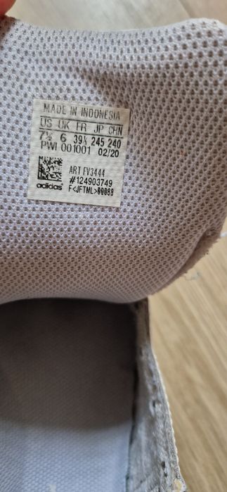 Używane Superstar Adidas rozmiar 39 1/3.