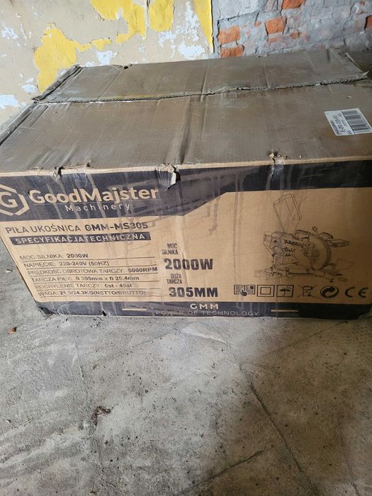 Polecam Piła ukośnica z posuwem laser