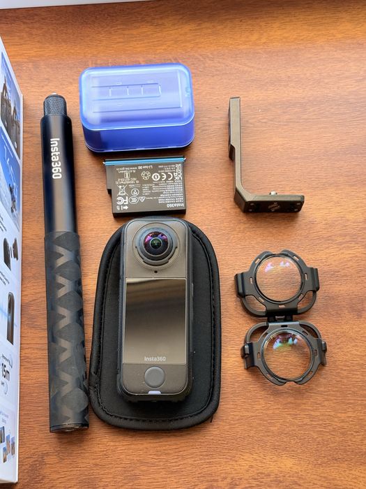 Kamera Insta 360 X4 Air komplet Ładowarka