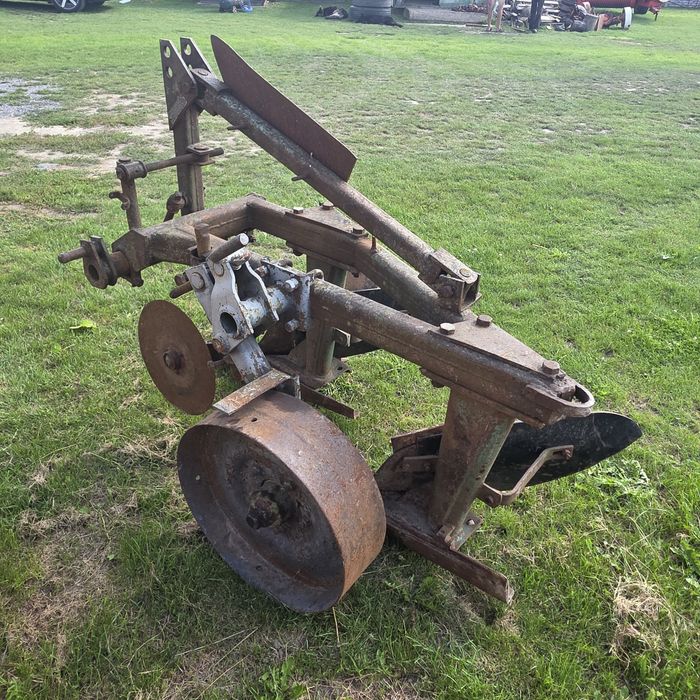 Плуг 2 корпусний Польський