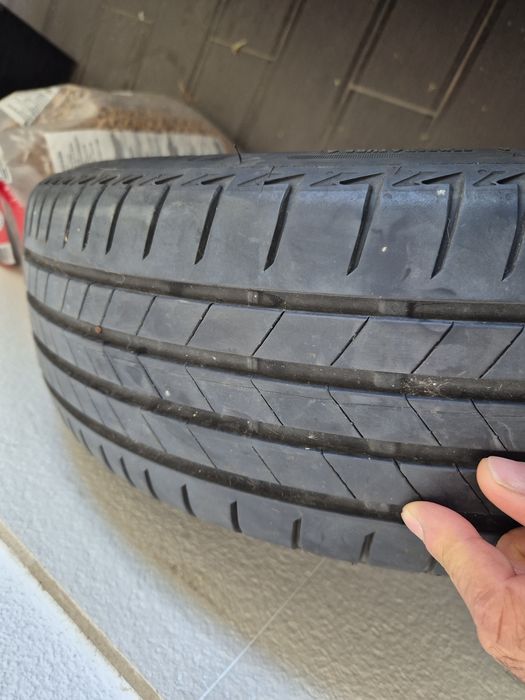 Pneu Brigestone Turanza 185/65/R15 semi novo