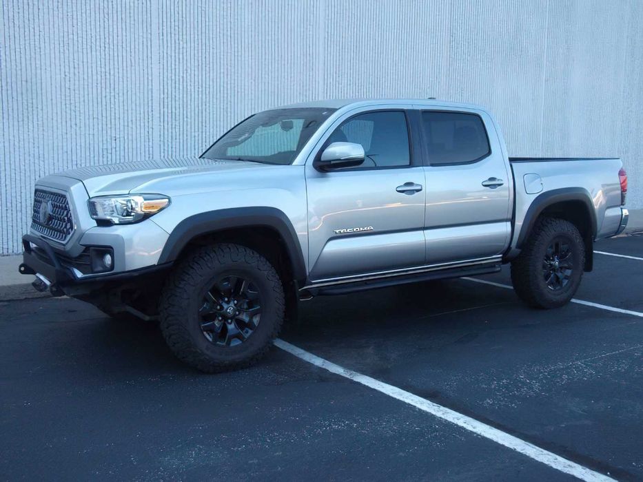 Toyota Tacoma      2019
