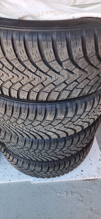 Falken EuroWinter HS01 215/60R17