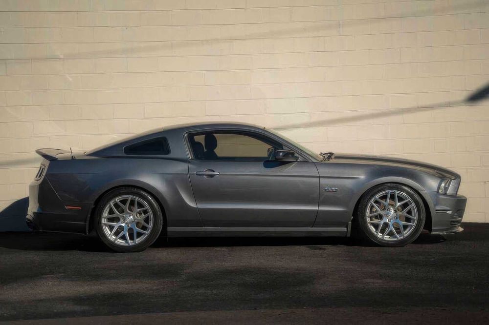 Ford Mustang      2014
