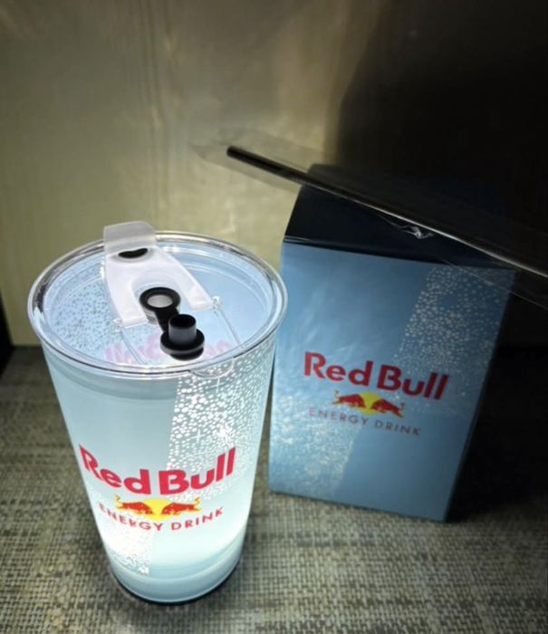 Kubek Red Bull świecący jasnoniebieski
